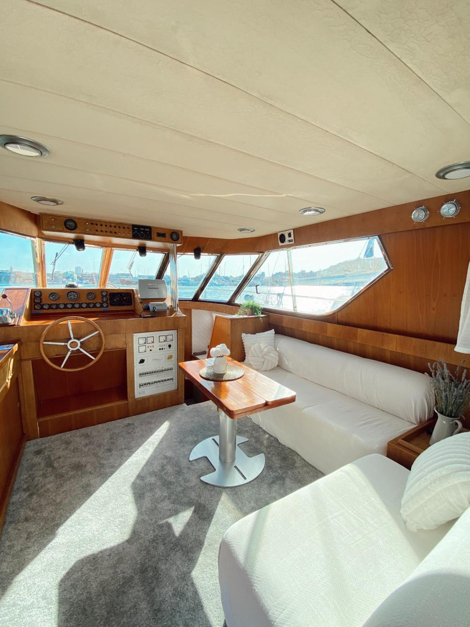 Готель Malmo'S Yacht Валенсія Екстер'єр фото